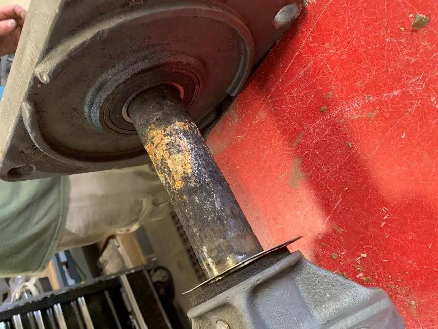 The shaft had to be pressed out with a 45-ton press. Its only protection was a zinc coating, note the heavy corrosion and deep pitting.