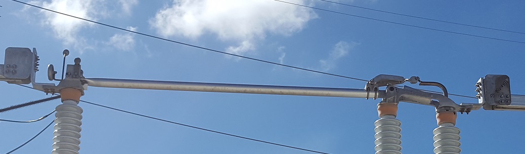 230 kV gang-operated disconnect switch at Proctor substation